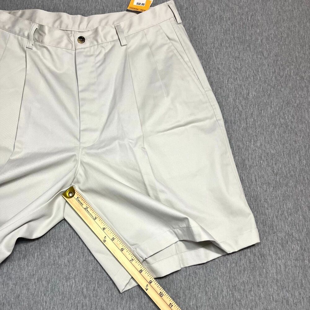 NWT HAGGAR Classic Cargo Shorts Double Pleat Beige Khaki 100% Cotton Size 36W - Picture 2 of 11